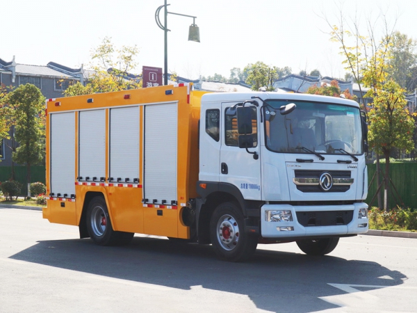 東風D9大流量排水車